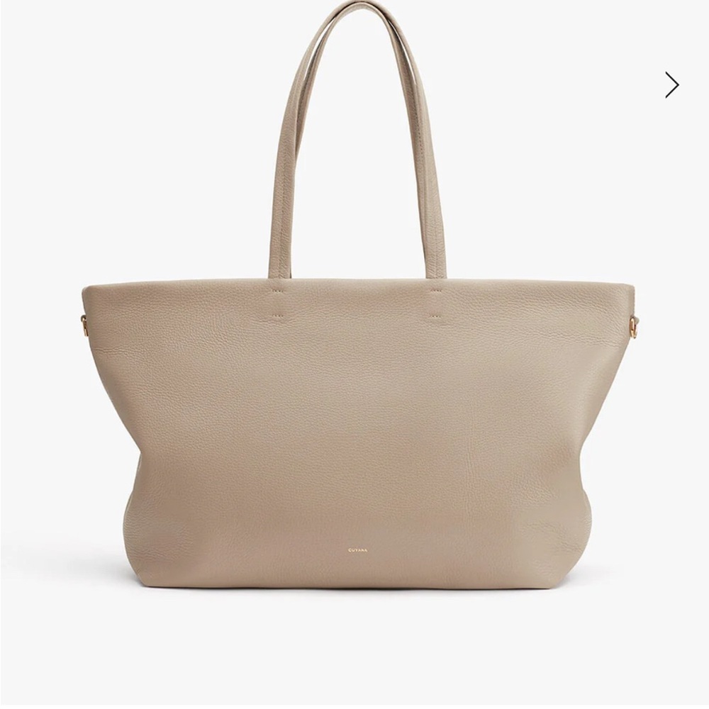Cuyana Easy Tote in stone color with Insert